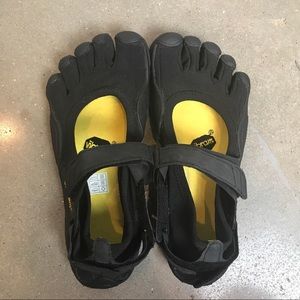 Vibram Fivefingers size 37